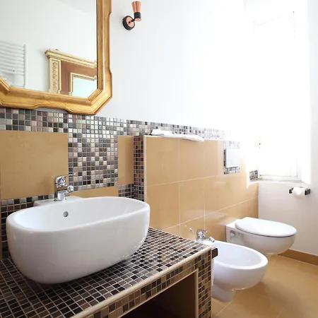 Roma Hotel 3*