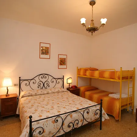 Roma Hotel 3*