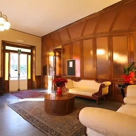 Roma Hotel 3*