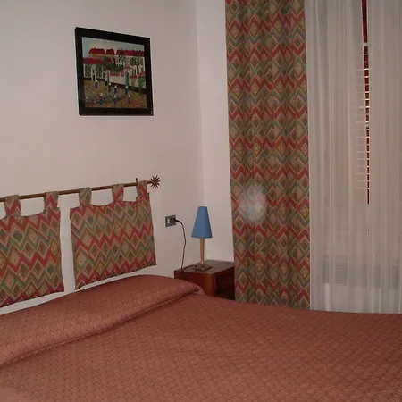 Roma Hotel 3*